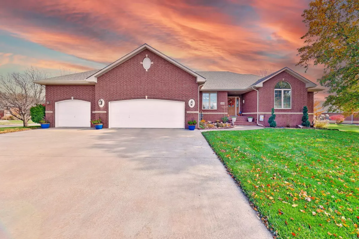 Cheney, KS 67025,432 N Washington St