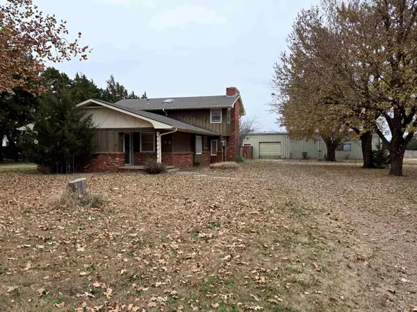 302 N Pine St, Argonia, KS 67004