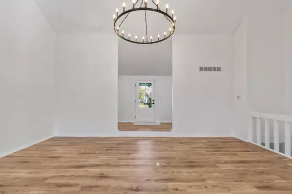 Wichita, KS 67226,2461 N Bromfield Cir