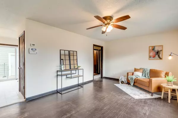 Wichita, KS 67217,816 W Savannah St