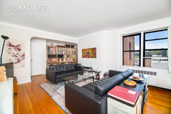 Manhattan, NY 10034,98 Park Terrace E #3A