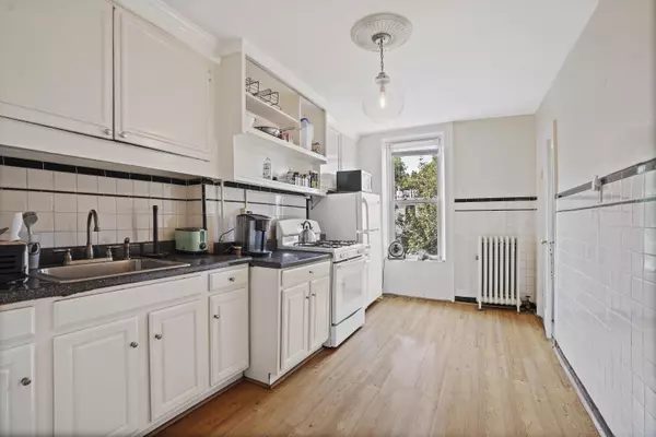 Brooklyn, NY 11231,318 Carroll Street #2