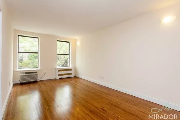 Manhattan, NY 10028,1556 York Avenue #5B