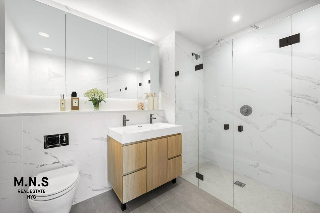 Brooklyn, NY 11211,710 Metropolitan Avenue #1-G