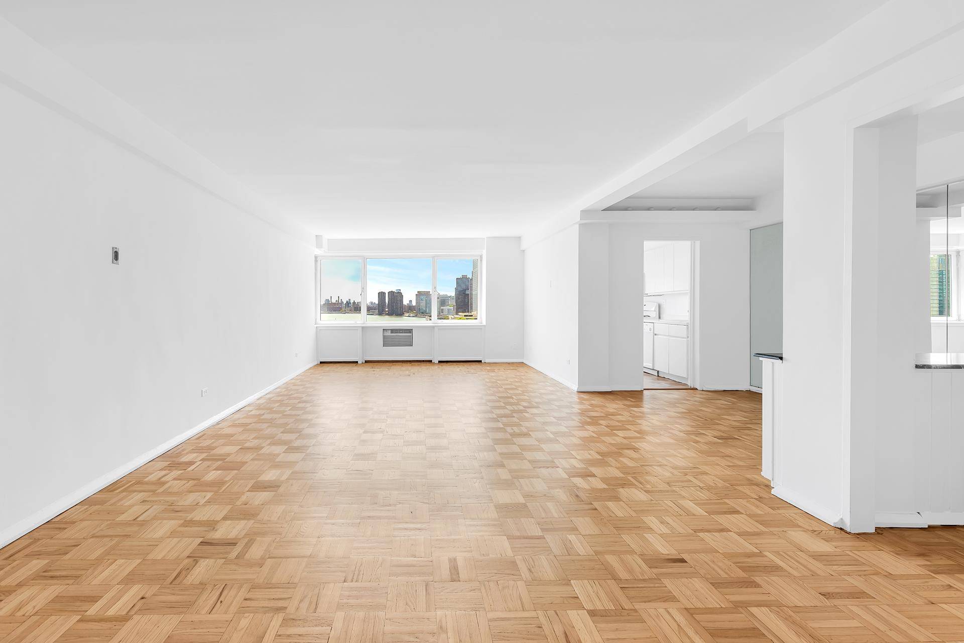 Manhattan, NY 10022,45 SUTTON Place S #15M