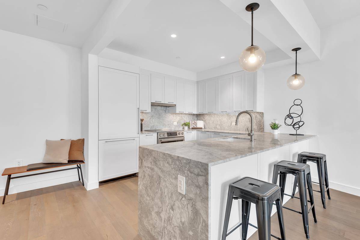 Queens, NY 11375,107-06 Queens Boulevard #5-G