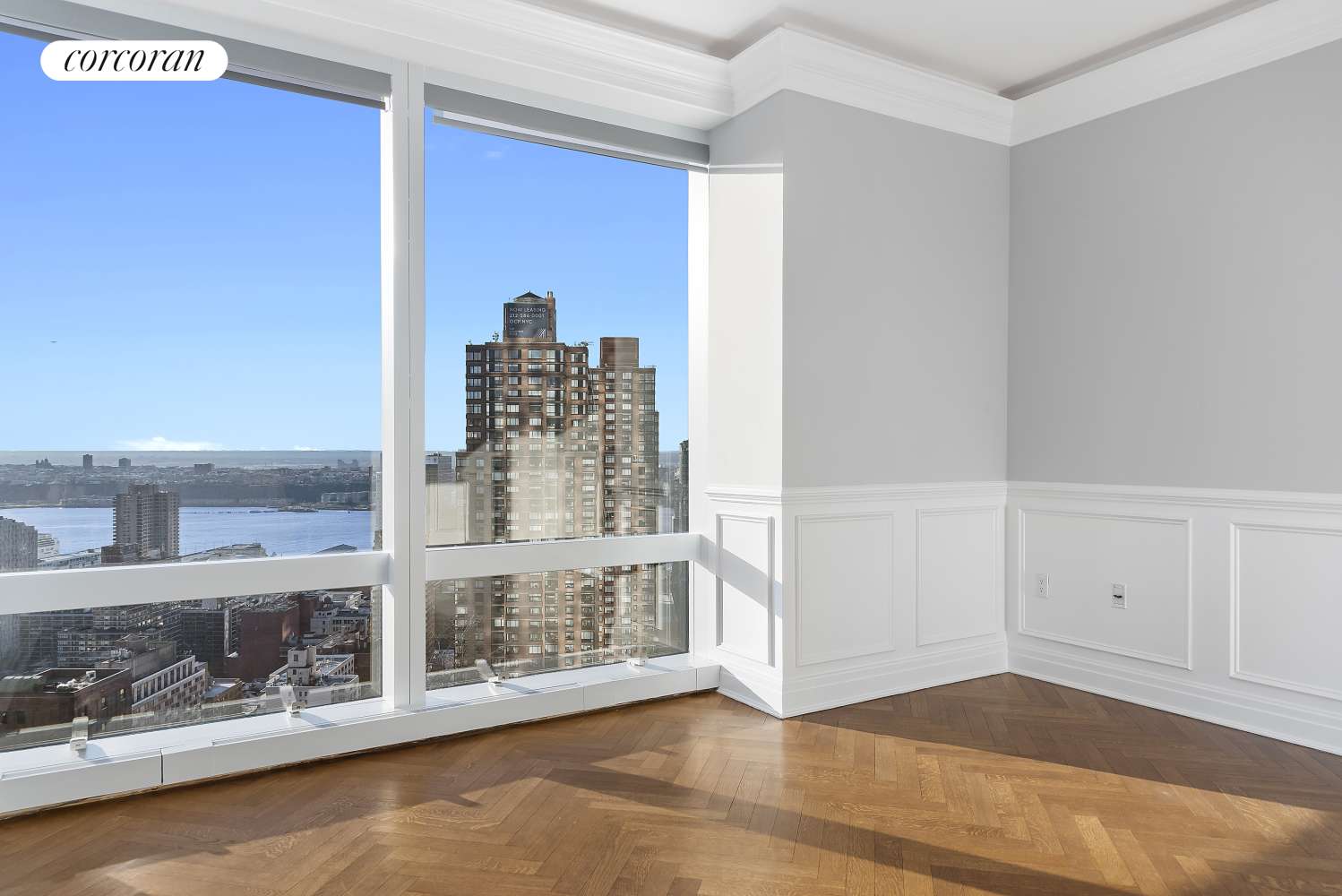 Manhattan, NY 10019,25 COLUMBUS Circle #55F