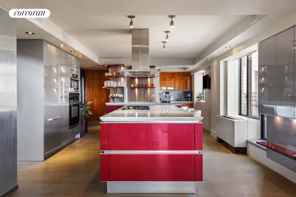 Manhattan, NY 10075,10 E END Avenue #PH21D
