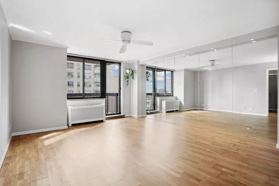 250 E 40TH Street #30F, Manhattan, NY 10016