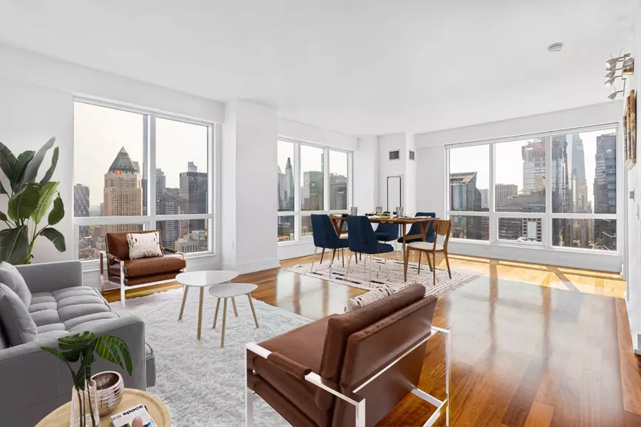 350 W 42nd Street #47D, Manhattan, NY 10036