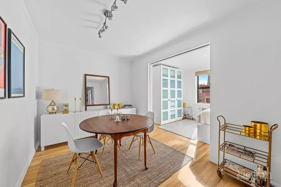 305 W 18th Street #6-C, Manhattan, NY 10011