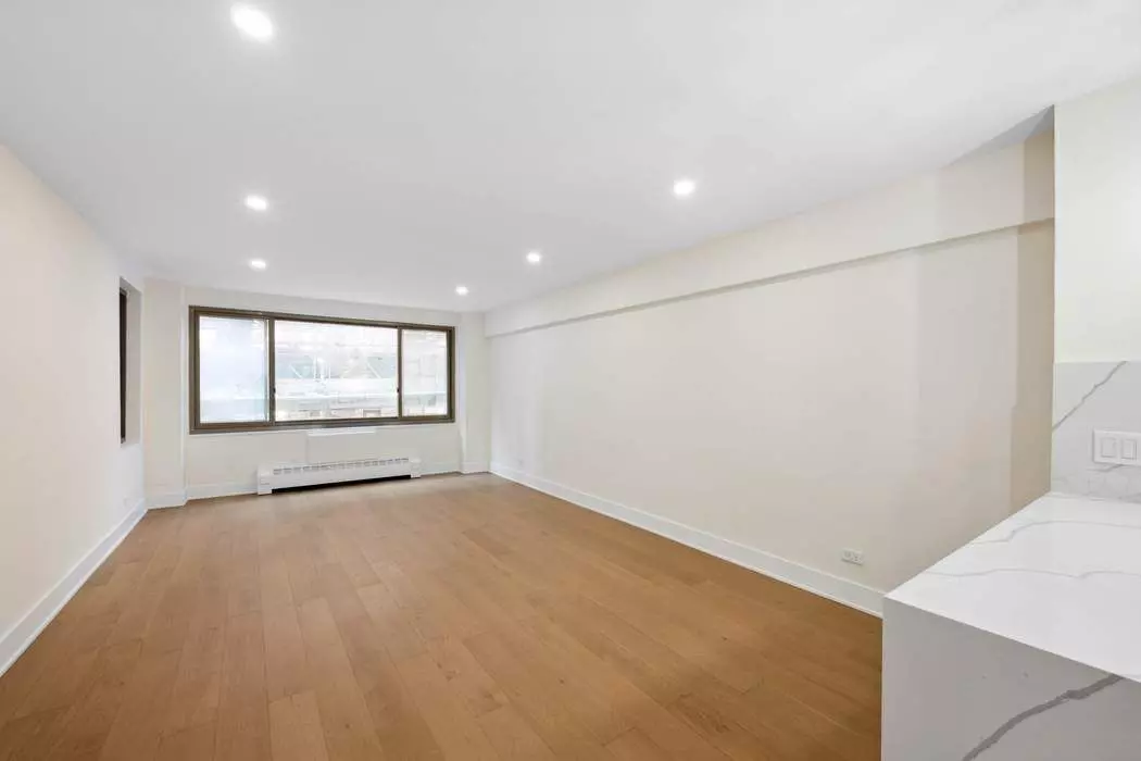Manhattan, NY 10065,425 E 63rd Street #W2G