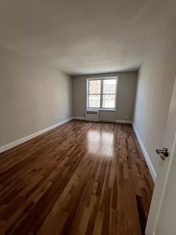 136-04 CHERRY Avenue #2i, Queens, NY 11355