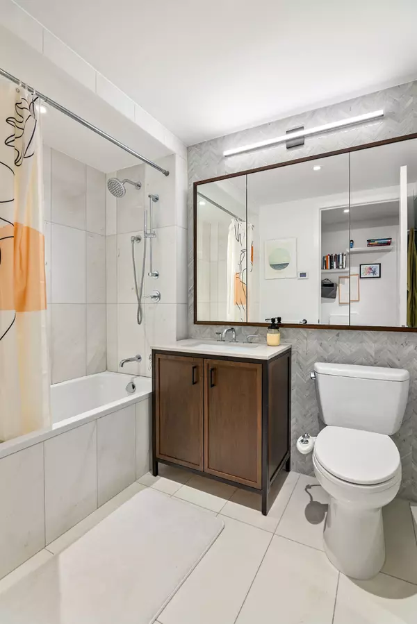Manhattan, NY 10026,10 LENOX Avenue #5A