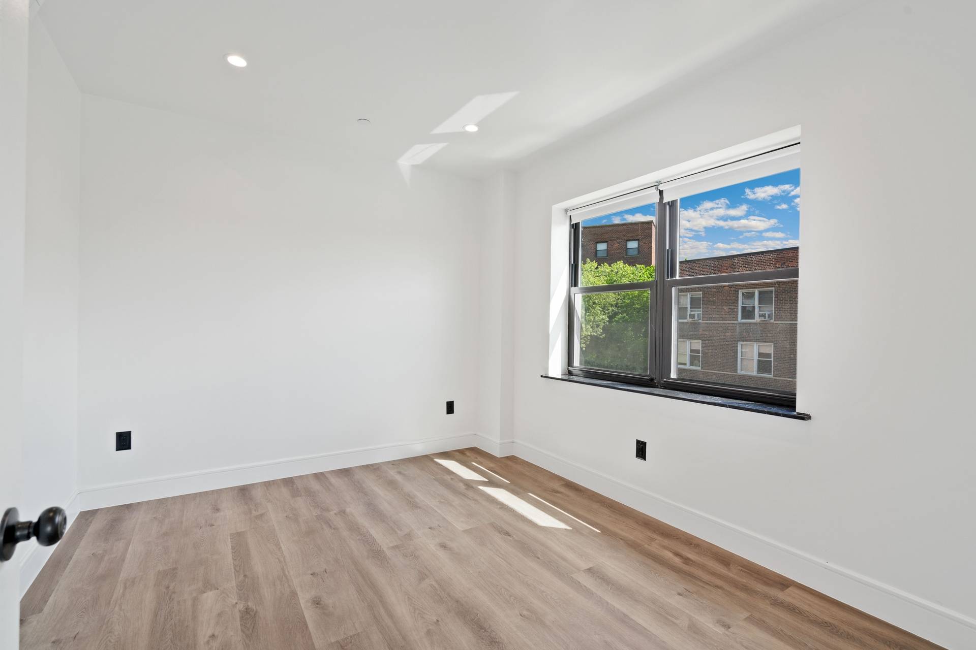 Queens, NY 11372,35-64 85th Street #4-D