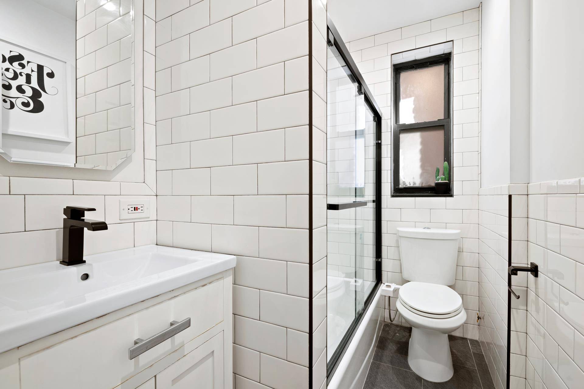 Queens, NY 11372,83-10 35TH Avenue #2D