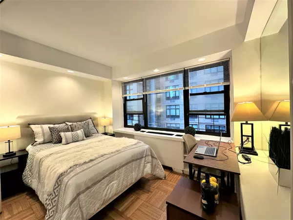 Manhattan, NY 10017,210 E 47th Street #5-B