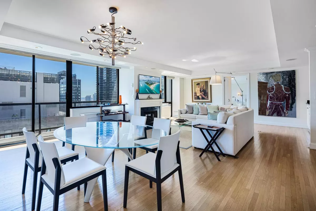 Manhattan, NY 10017,255 E 49th Street #30-ABC
