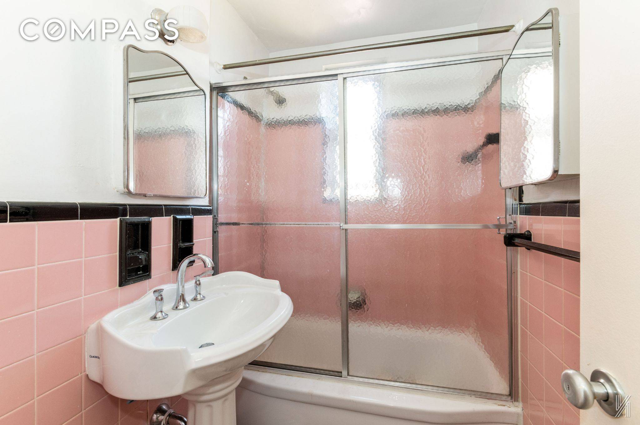 Queens, NY 11372,33-45 92nd Street #5G