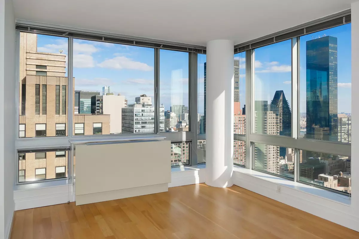 Manhattan, NY 10017,150 E 44th Street #35-C