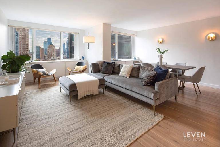 322 W 57th Street #33P2, Manhattan, NY 10019