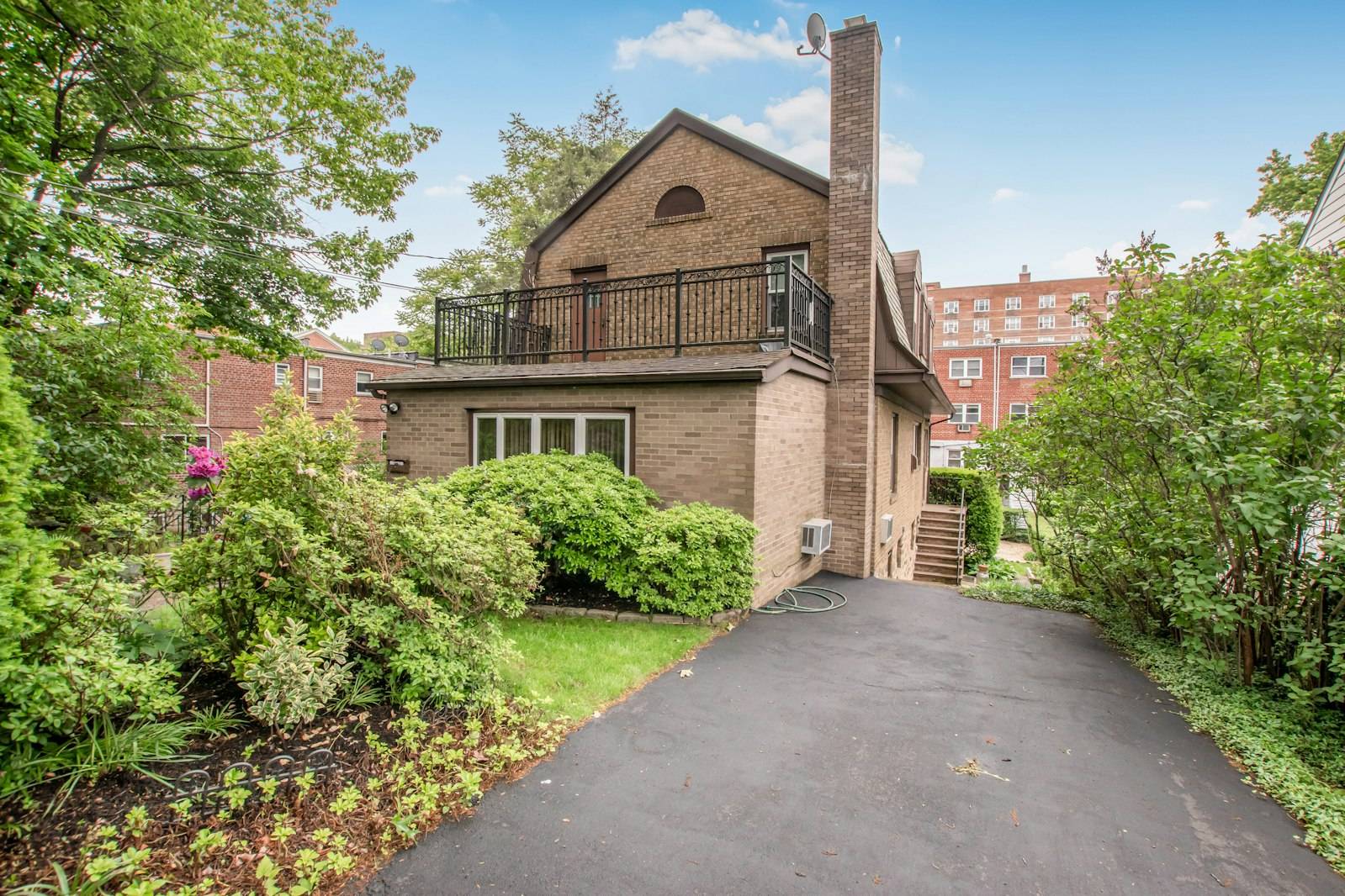 5611 DELAFIELD Avenue, Bronx, NY 10471