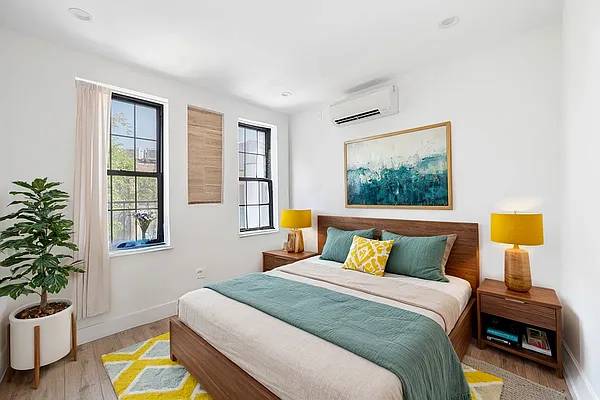 Brooklyn, NY 11206,195 Meserole Street #2L