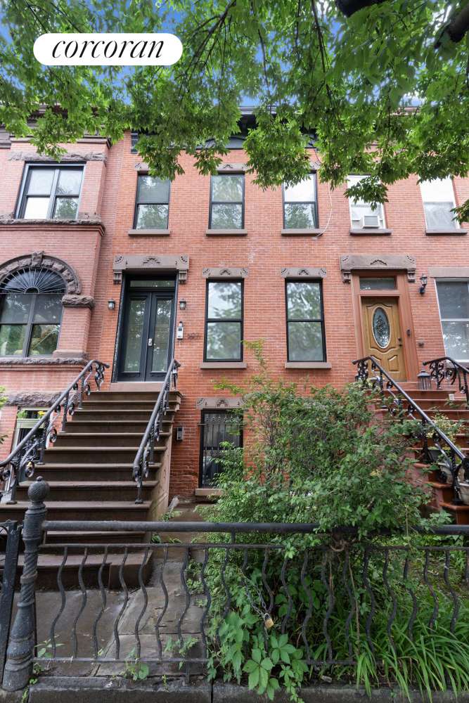 Brooklyn, NY 11233,607 HALSEY Street