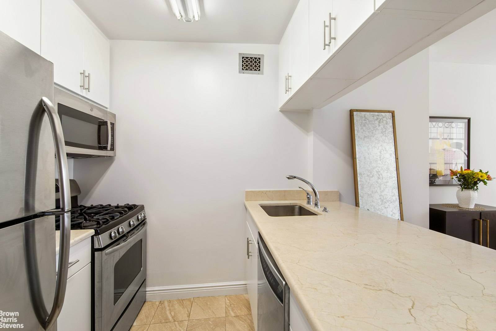 Manhattan, NY 10023,30 W 63RD Street #8T