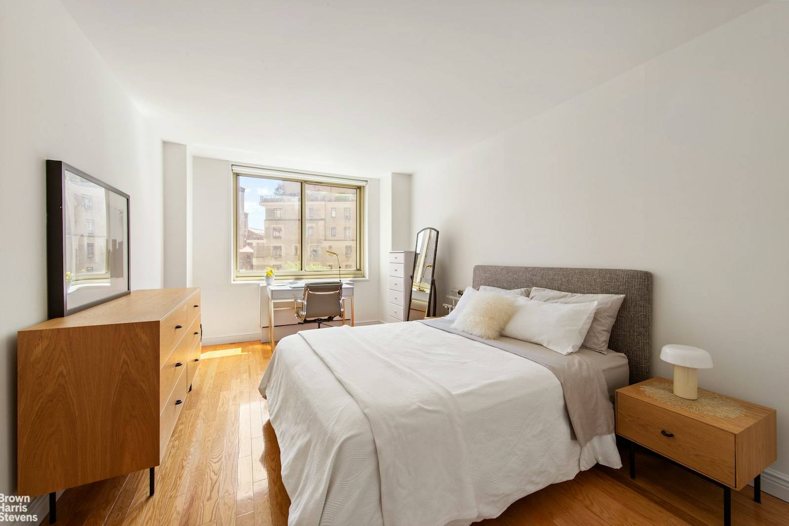 Manhattan, NY 10023,30 W 63RD Street #8T