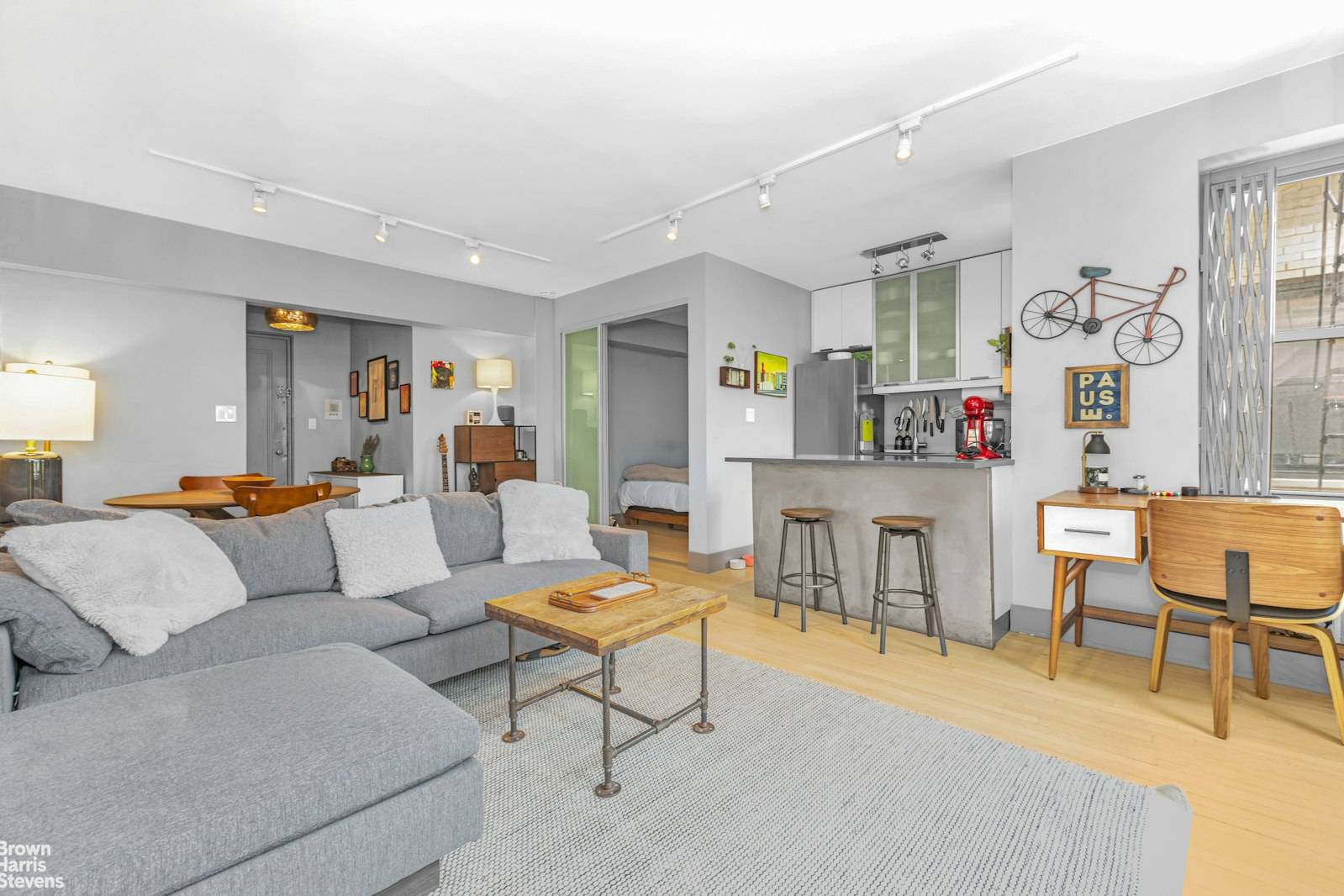 Manhattan, NY 10024,316 W 84TH Street #4C