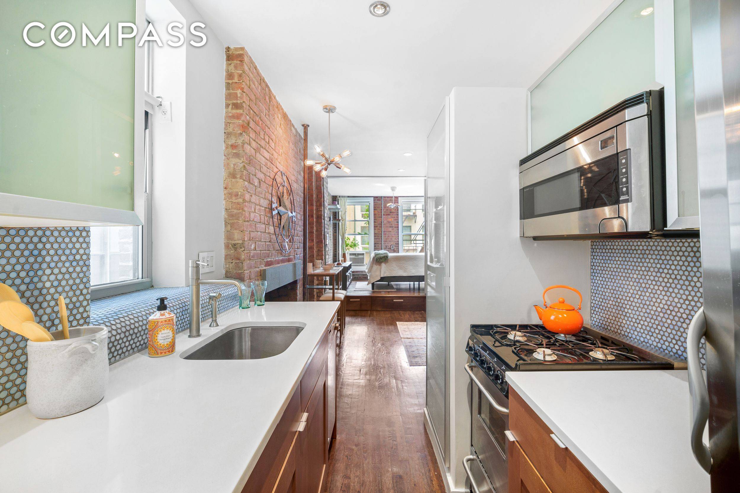 Manhattan, NY 10009,186 E 2nd Street #8