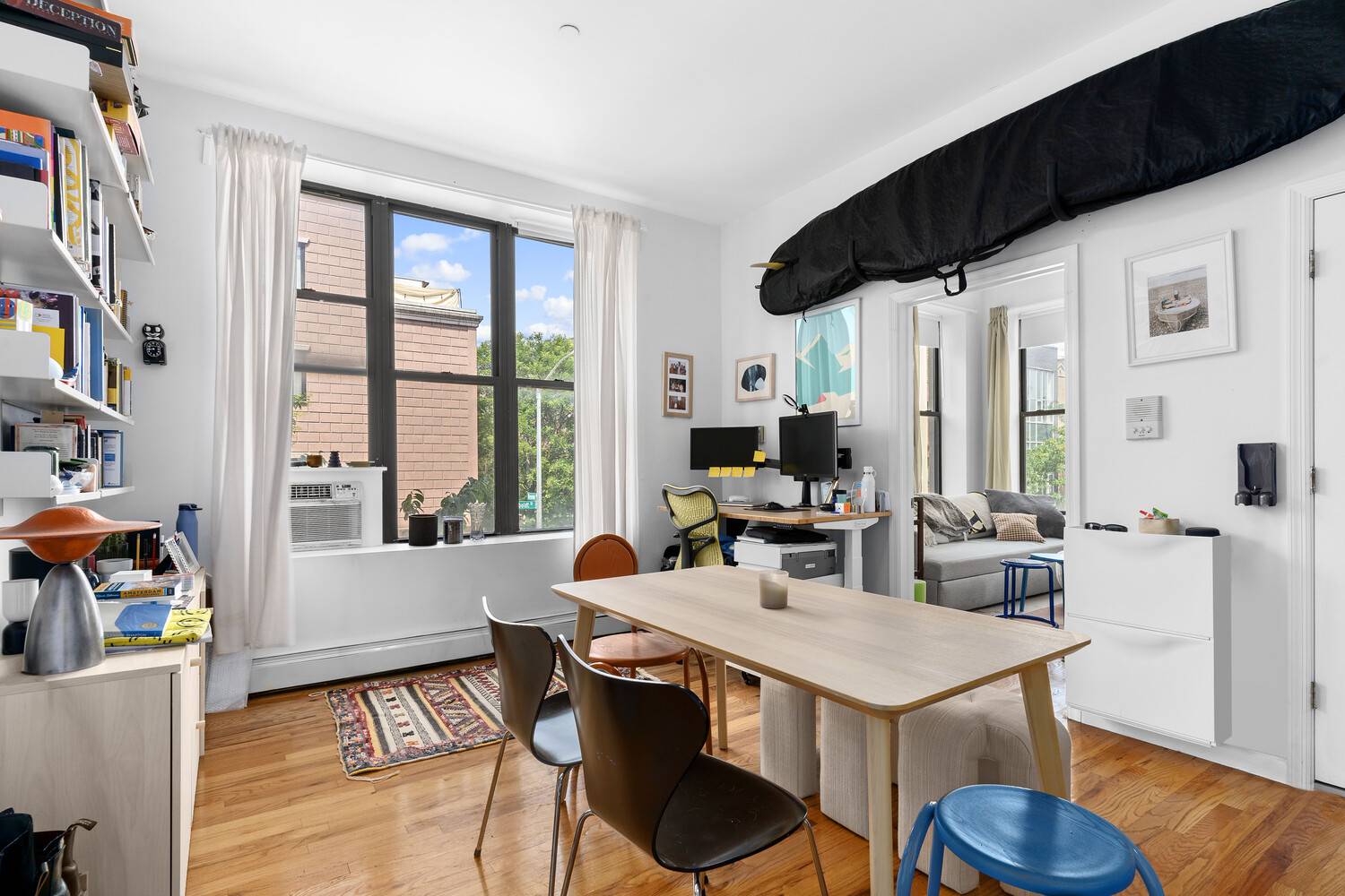 190 MESEROLE Street #6, Brooklyn, NY 11206