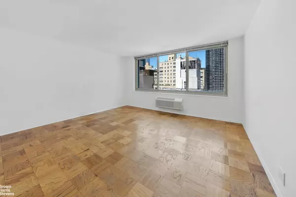 Manhattan, NY 10017,333 E 45TH Street #15E
