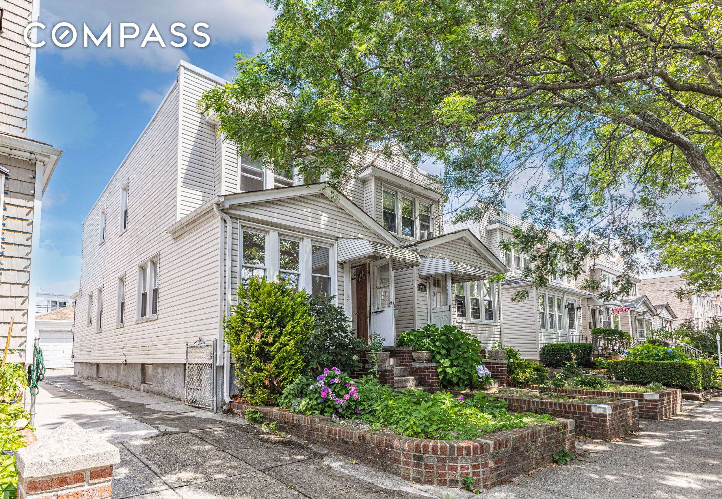 Queens, NY 11385,69-29 67th Place