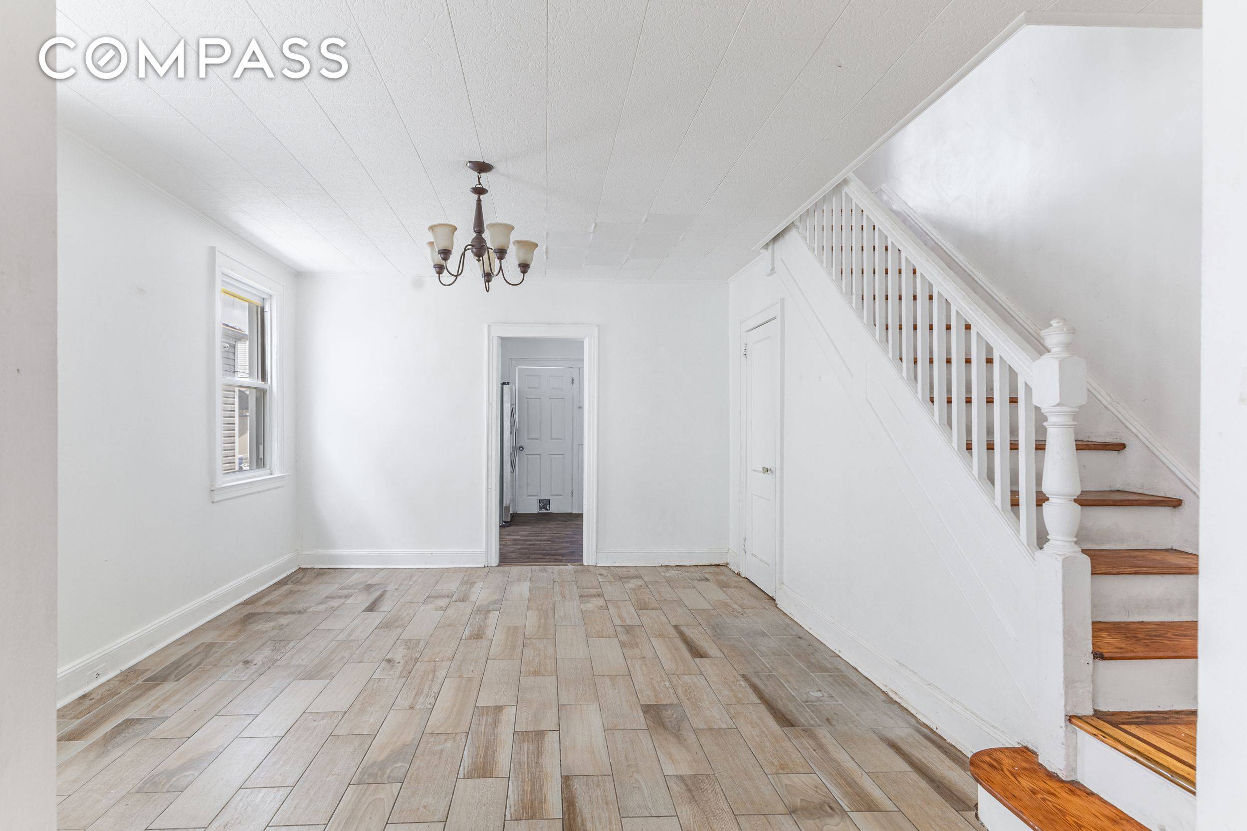 Queens, NY 11385,69-29 67th Place