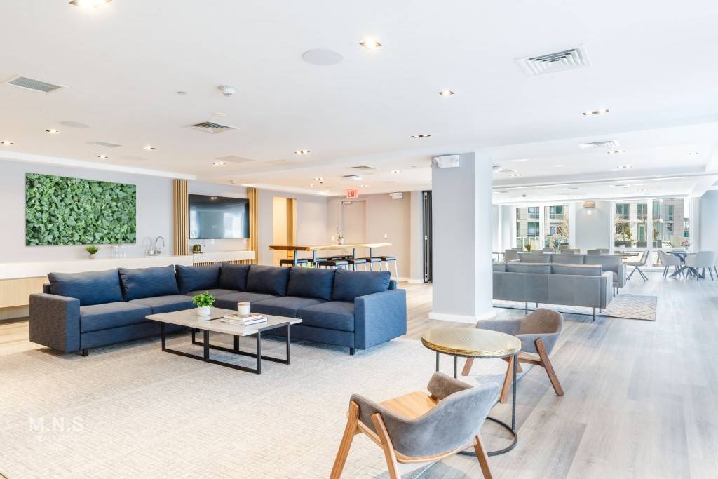 22-44 Jackson Avenue #701, Queens, NY 11101