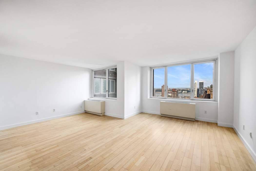 Manhattan, NY 10019,322 W 57th Street #35F