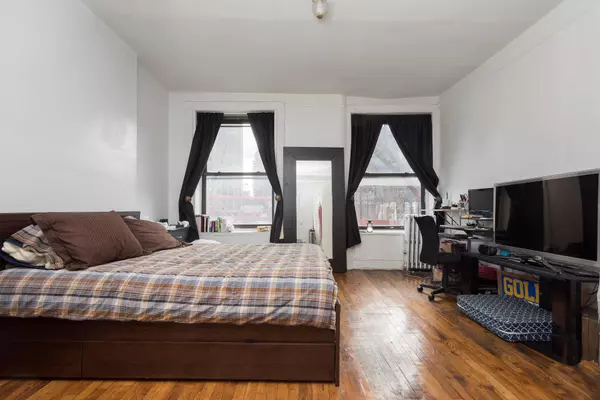 172 DELANCEY Street #2C, Manhattan, NY 10002