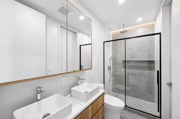 Brooklyn, NY 11211,223 Frost Street #3-R