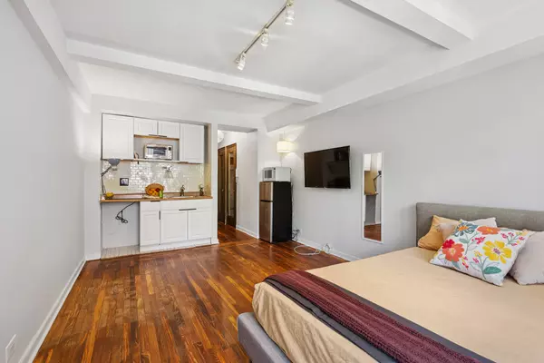 320 E 42ND Street #602, Manhattan, NY 10017