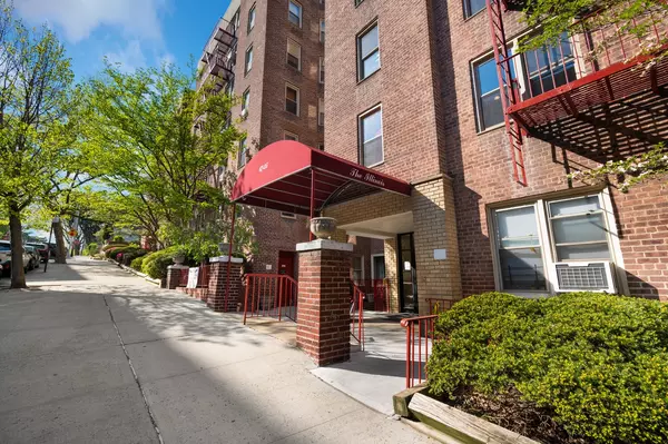 67-25 CLYDE Street #7H, Queens, NY 11375