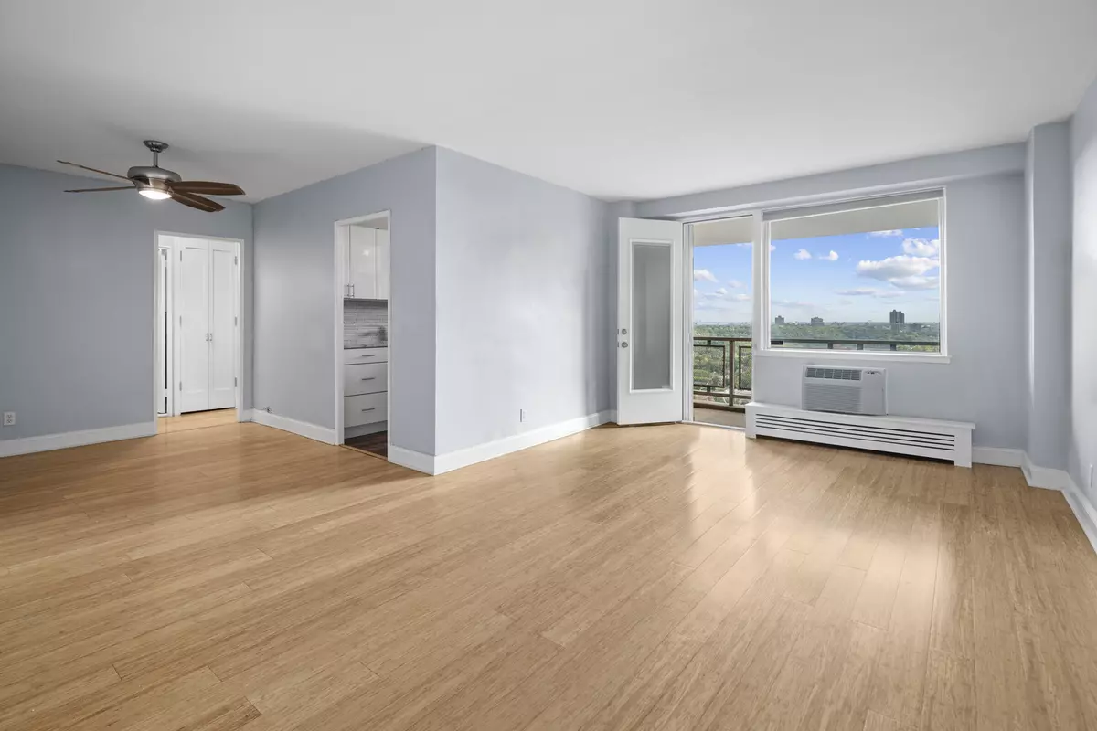 Bronx, NY 10471,5900 ARLINGTON Avenue #19D