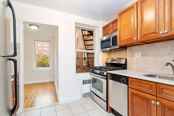 Queens, NY 11375,105-24 67TH Avenue #4E