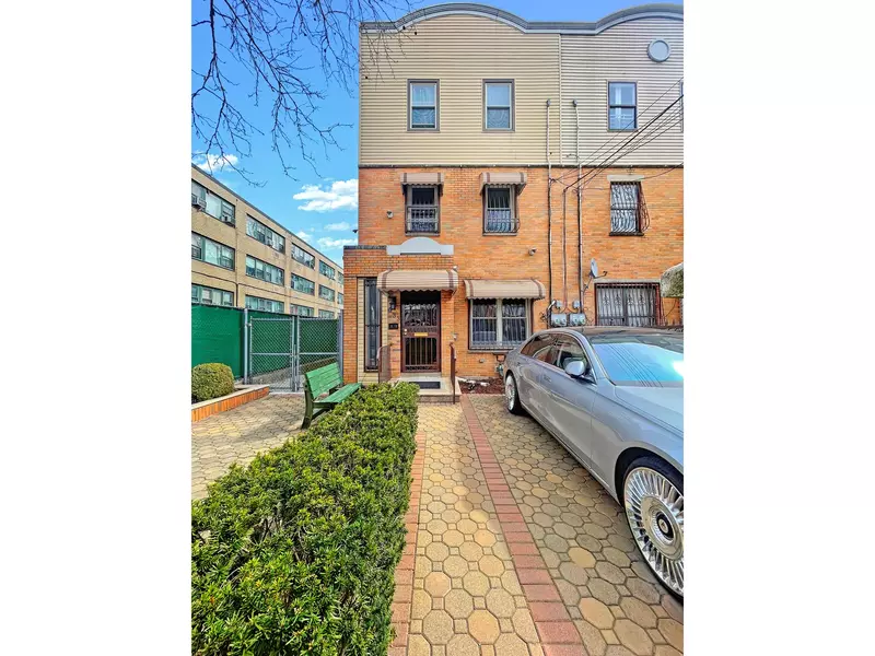 433 BRISTOL Street, Brooklyn, NY 11212