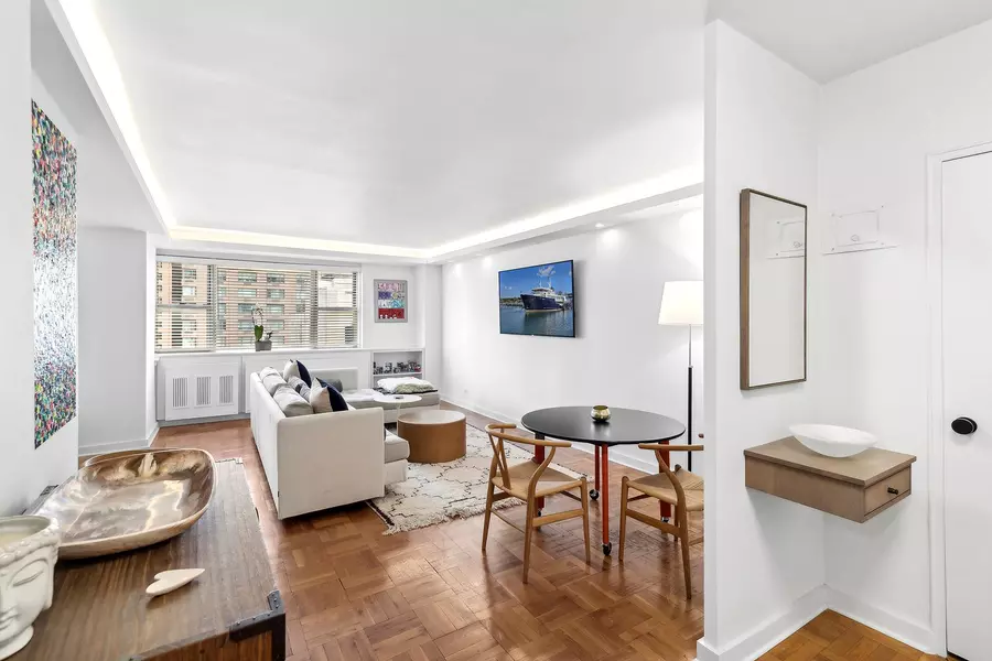 30 W 60TH Street #15H, Manhattan, NY 10023