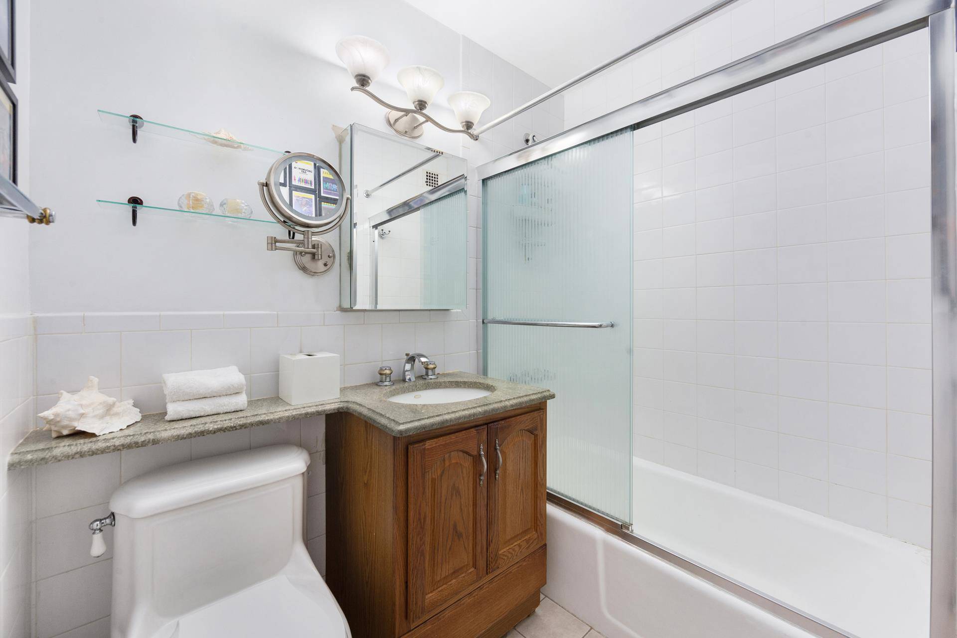 Manhattan, NY 10024,200 W 79TH Street #2G