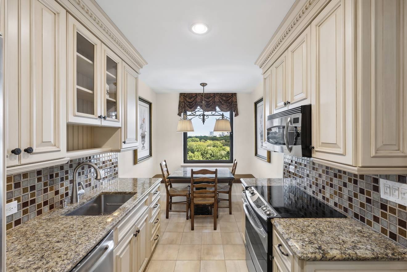 Manhattan, NY 10019,160 CENTRAL Park S #1001