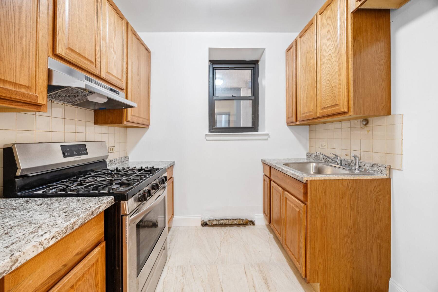 Manhattan, NY 10037,2090 Madison Avenue #1D