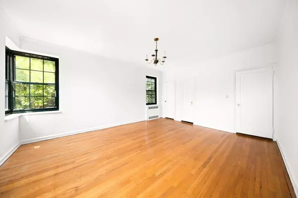 Queens, NY 11375,94-11 69th Avenue #307